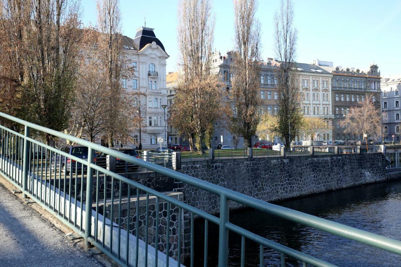 Apartman Dalia Janackovo Nabrezi Prague Exterior photo